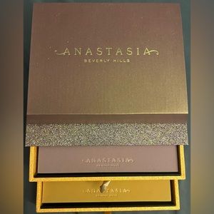 Anastasia Beverly Hills Vault Palette